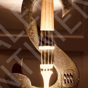 VIOLON SUR SOCLE EN BOIS